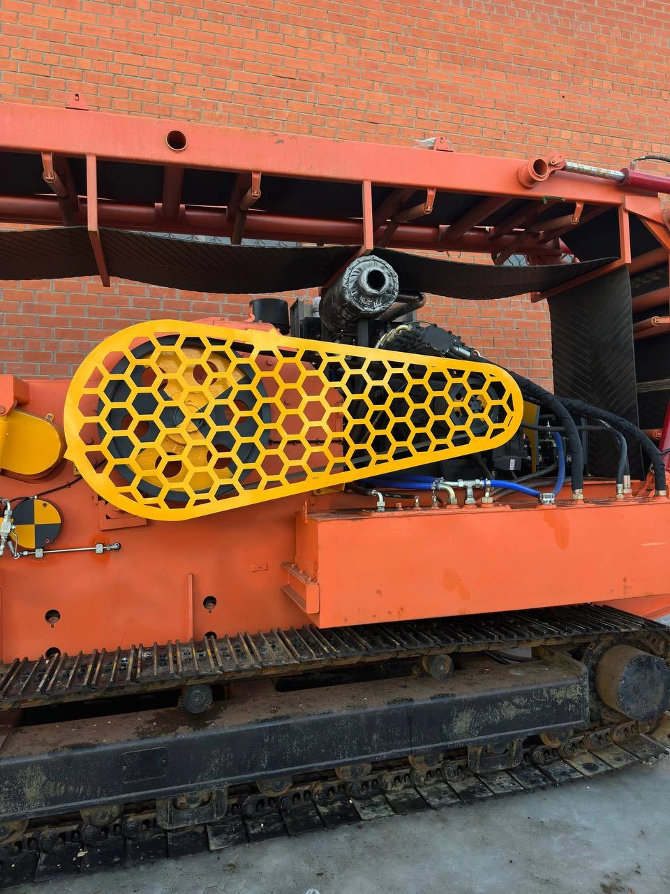 Измельчитель веток и древесины DH-220 на гусеничном ходу